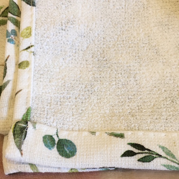 Bunnies in the Garden Easter Spring Kitchen Towels Set of Two Cotton NWT 18x28” - Picture 9 of 16